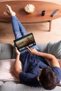 8 نصائح ذهبية تجعل تجربة مشاهدة الافلام أكثر متعة في المنزل